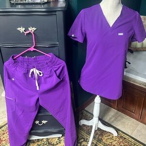 Figs Vibrant Purple Scrub set limited edition xs top, small bottom